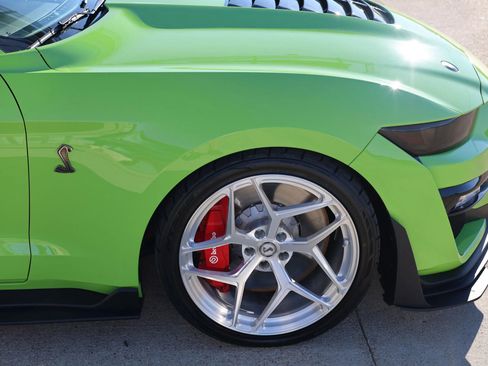 Used 2020 Ford Mustang Shelby GT500 w/ Technology Package image 22