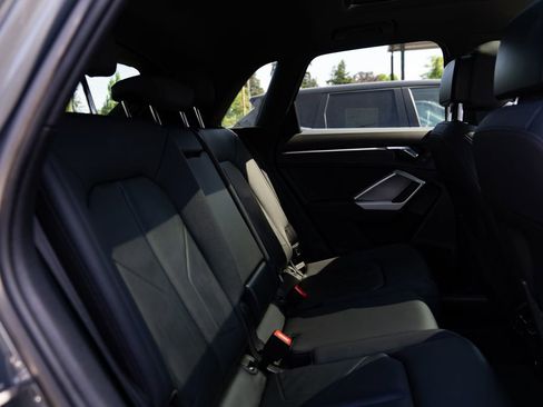 Used 2020 Audi Q3 2.0T Premium AWD/4WD image 24