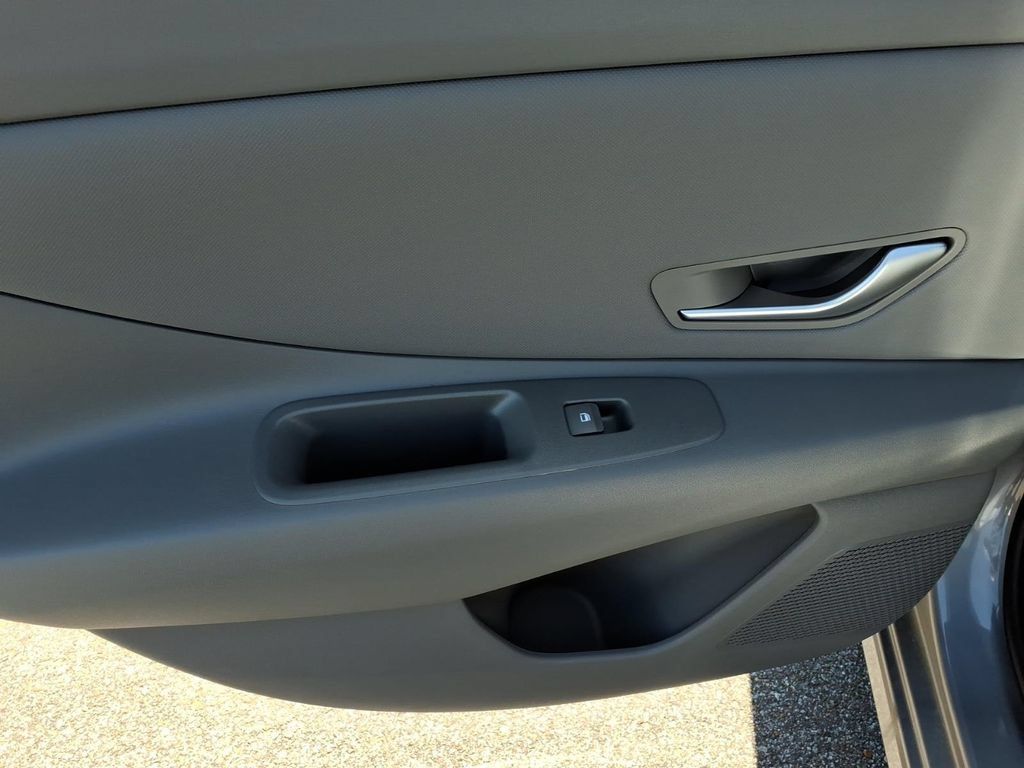 Certified 2026 Hyundai Elantra SEL Sport FWD image 9