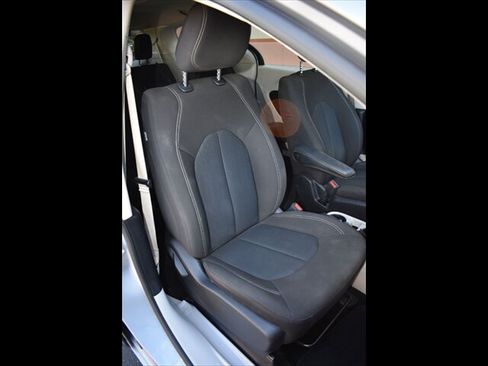 Used 2021 Chrysler Voyager LX FWD image 32