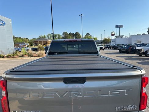 Used 2024 Chevrolet Silverado 2500 High Country w/ High Country Premium Package AWD/4WD image 12