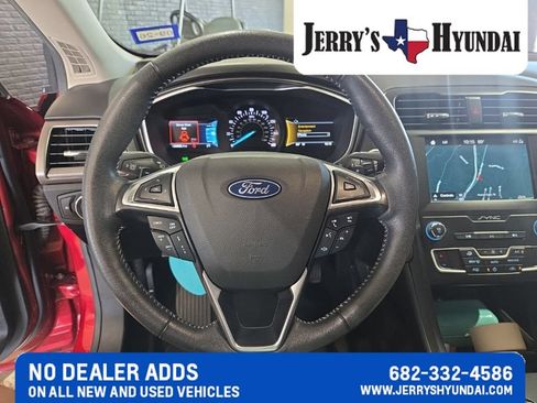 Used 2019 Ford Fusion SE w/ Equipment Group 151A FWD image 13
