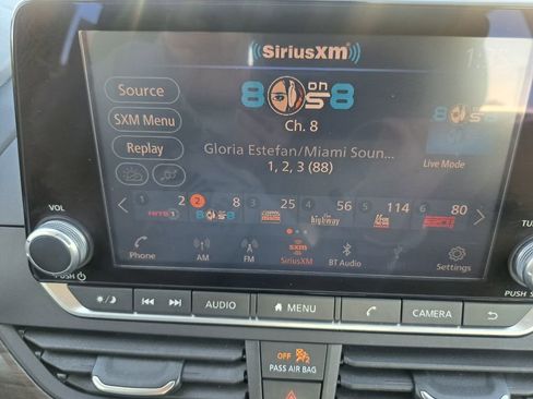 Used 2024 Nissan Altima 2.5 SV image 9