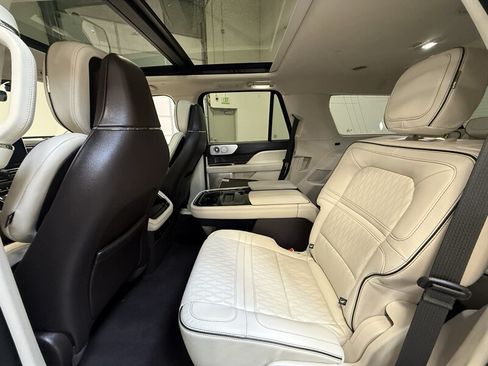 Used 2022 Lincoln Navigator Black Label AWD/4WD image 34