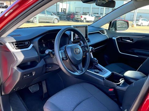 Used 2025 Toyota RAV4 XLE image 15