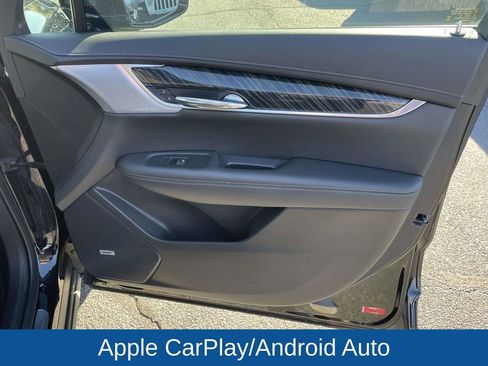 Used 2023 Cadillac XT6 Premium Luxury image 16