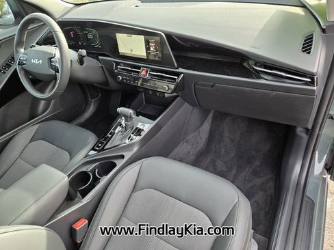 Certified 2025 Kia Niro EX image 20