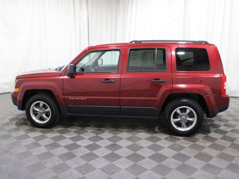 Used 2017 Jeep Patriot Sport image 24