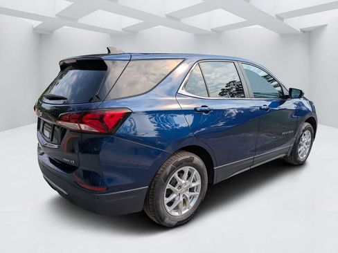 Used 2022 Chevrolet Equinox LT w/ Driver Convenience Package AWD/4WD image 3