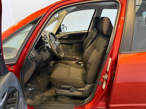 Used 2011 Suzuki SX4 AWD Hatchback image 12