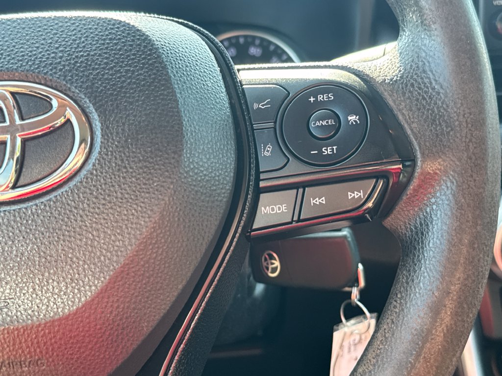 Used 2021 Toyota RAV4 LE AWD/4WD image 20