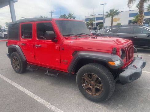 Used 2018 Jeep Wrangler Unlimited Sport S image 4