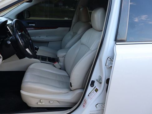 Used 2010 Subaru Legacy 2.5GT Limited image 19