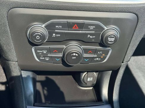 Used 2021 Dodge Charger SXT w/ Leather Interior Group RWD image 26