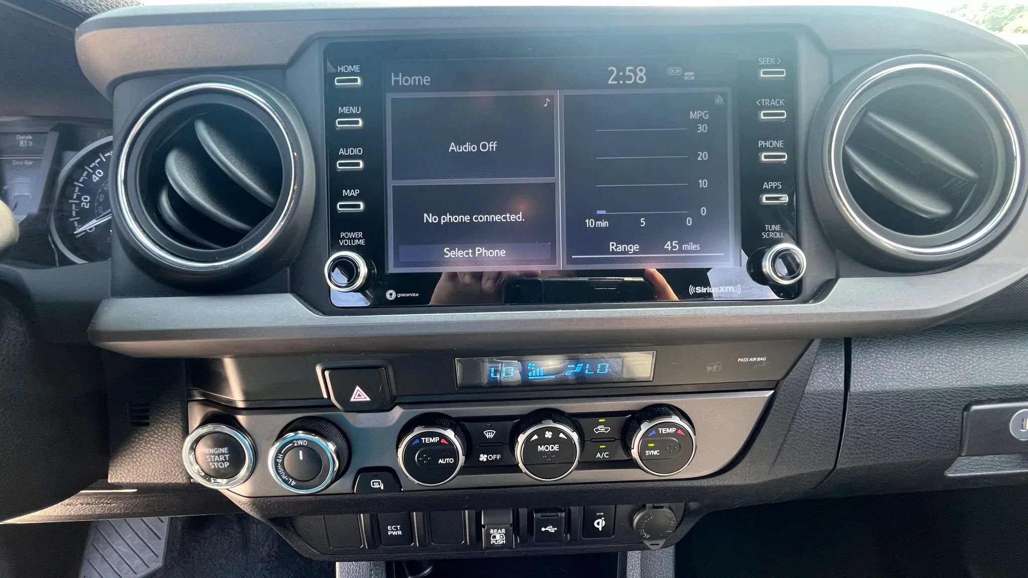 Used 2022 Toyota Tacoma TRD Off-Road AWD/4WD image 18