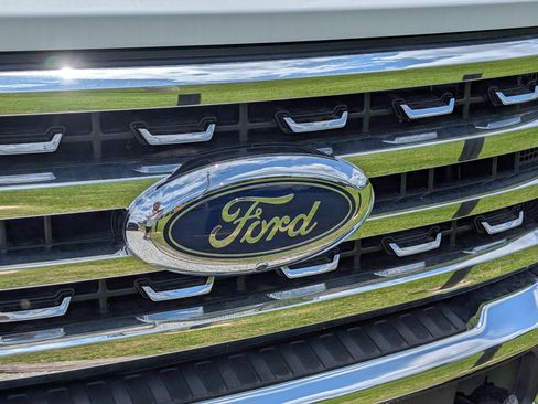 New 2025 Ford F250 Lariat w/ Lariat Ultimate Package image 6