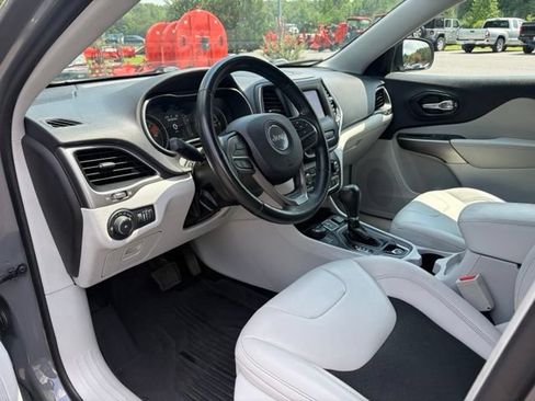 Used 2021 Jeep Cherokee Latitude Plus w/ Sun & Sound Group AWD/4WD image 8