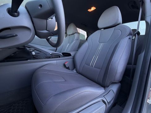 Used 2024 Hyundai Elantra SEL image 5