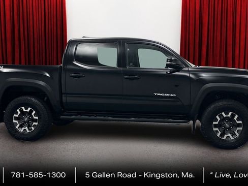 Certified 2020 Toyota Tacoma TRD Off-Road w/ Technology Package AWD/4WD image 4