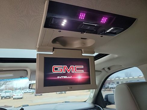 Used 2018 GMC Yukon SLT w/ Open Road Package image 15
