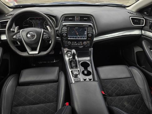 Used 2017 Nissan Maxima SR w/ Midnight Edition FWD image 16