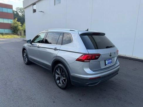 Used 2022 Volkswagen Tiguan SE AWD/4WD image 9