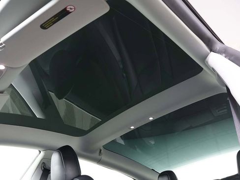 Used 2023 Tesla Model 3 Performance image 20