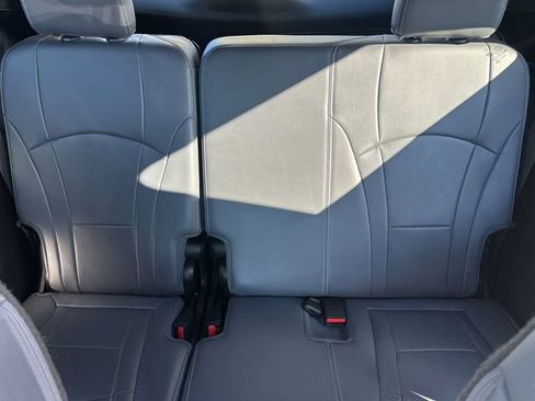 Used 2023 Buick Enclave Essence w/ Experience Buick Package AWD/4WD image 20