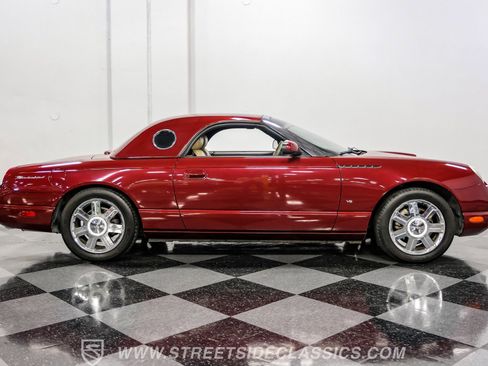 Used 2004 Ford Thunderbird image 18