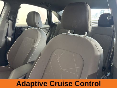 Used 2025 Volkswagen Jetta Sport image 9