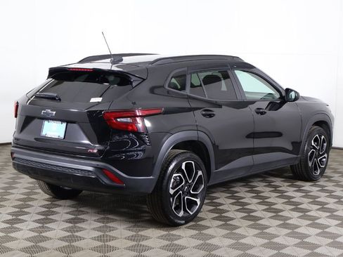 Used 2025 Chevrolet Trax RS w/ Driver Confidence Package image 11