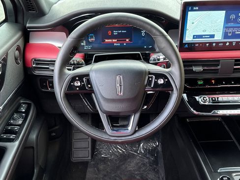 New 2025 Lincoln Corsair Reserve w/ Equipment Group 202A image 13