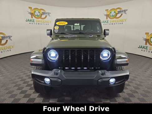 Used 2022 Jeep Gladiator Sport AWD/4WD image 3