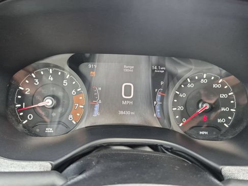 Used 2025 Jeep Compass Latitude w/ Sun & Sound Group AWD/4WD image 16