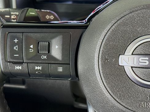 Used 2023 Nissan Rogue Platinum FWD image 13