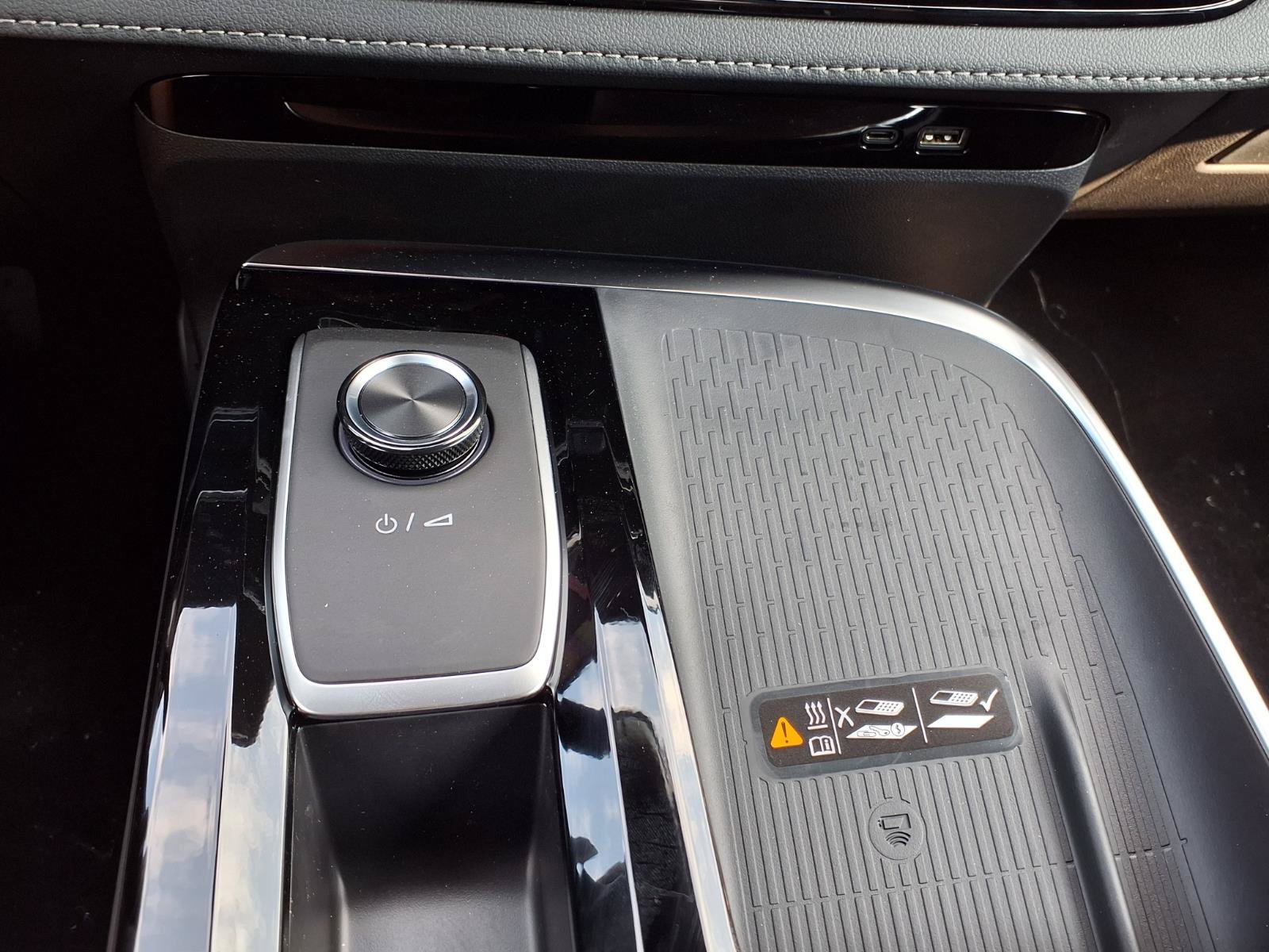 New 2026 Buick Enclave Sport Touring w/ Power Package FWD image 6