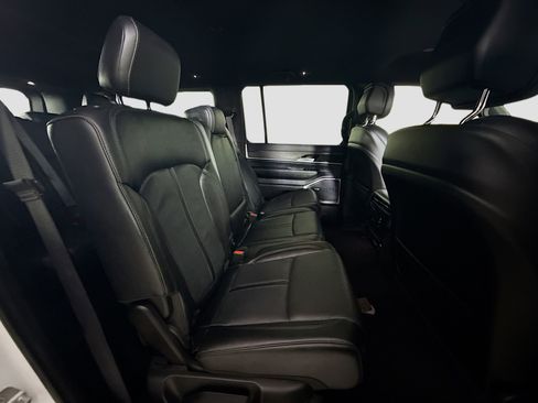 Used 2024 Jeep Wagoneer L Series II w/ Flexible Seating Group image 27