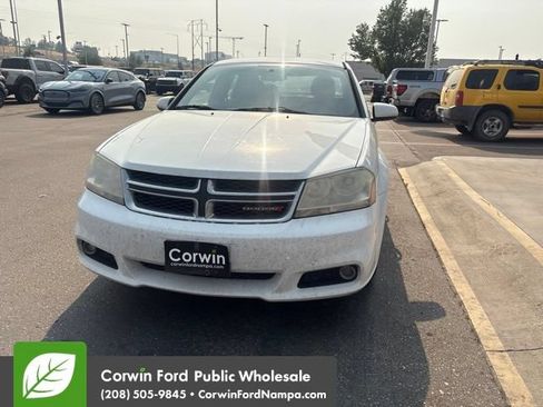 Used 2013 Dodge Avenger SXT FWD image 2