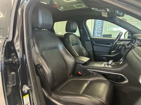 Used 2022 Jaguar F-PACE S image 23