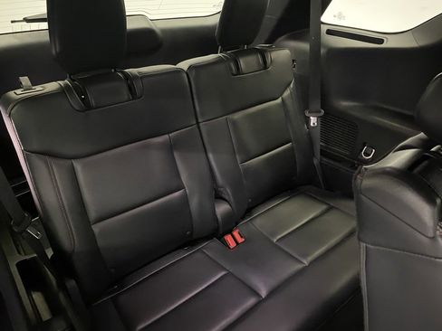 Used 2025 Ford Explorer ST-Line w/ ST-Line Street Pack image 15