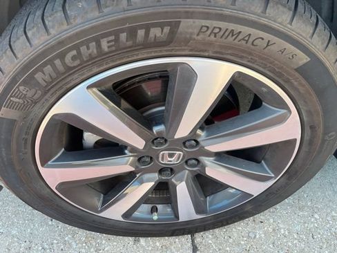 Used 2023 Honda Pilot Touring image 9
