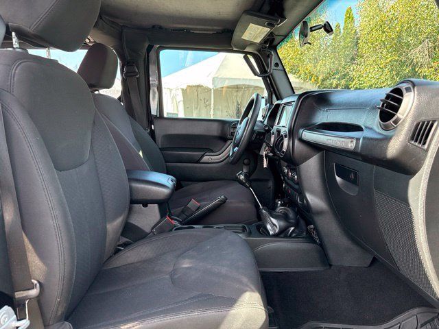 Used 2017 Jeep Wrangler Sport AWD/4WD image 9