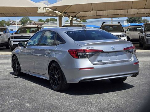 Used 2023 Honda Civic Sport image 5