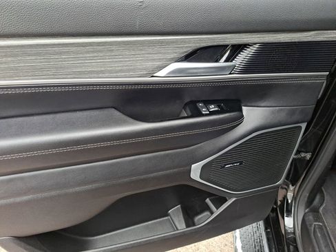 Used 2024 Jeep Wagoneer Series III image 18