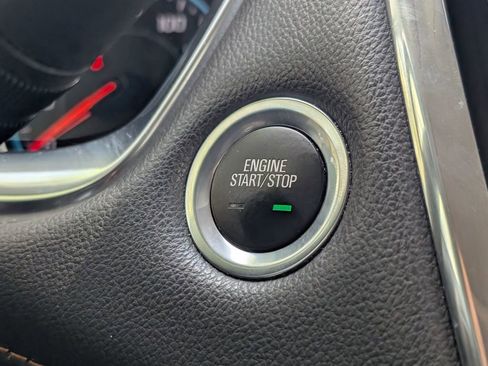 Used 2020 Chevrolet Traverse LT w/ LT Premium Package image 35