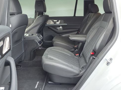 Used 2025 Mercedes-Benz GLS 63 AMG 4MATIC image 25