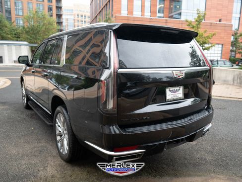 Used 2022 Cadillac Escalade ESV Premium Luxury image 5