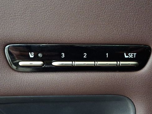 Used 2020 Lexus LS 500h AWD w/ Luxury Package image 26