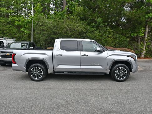 Used 2024 Toyota Tundra Limited AWD/4WD image 5