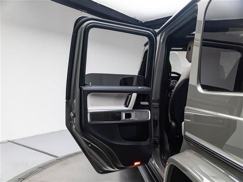 Used 2025 Mercedes-Benz G 550 image 26